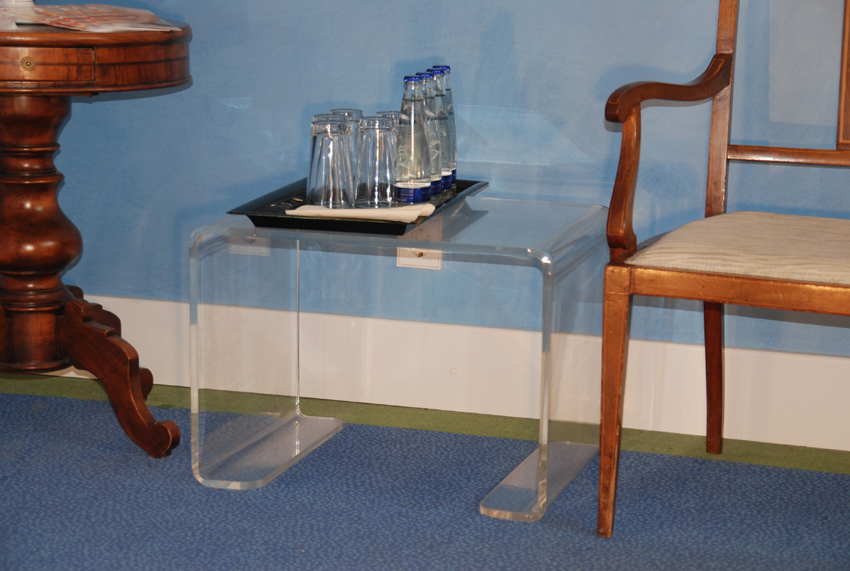 Couchtische & Co - ACRYL-MÖBEL MÜNCHEN