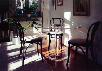 acryl-im-raum-tafelrunde-esstisch-27.jpg